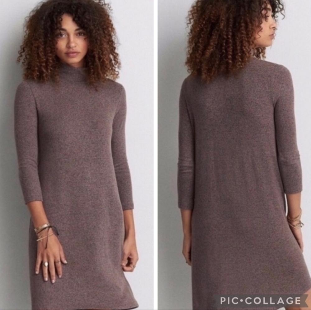 American Eagle 3/4 Sleeve Turtleneck Dress Size M Neutral Minimalist Basic Mauve